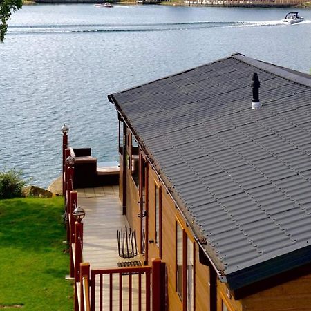 Fable Lodge Tattershall Lakes - Luxury Lakeside Lodge With Hot Tub Екстериор снимка