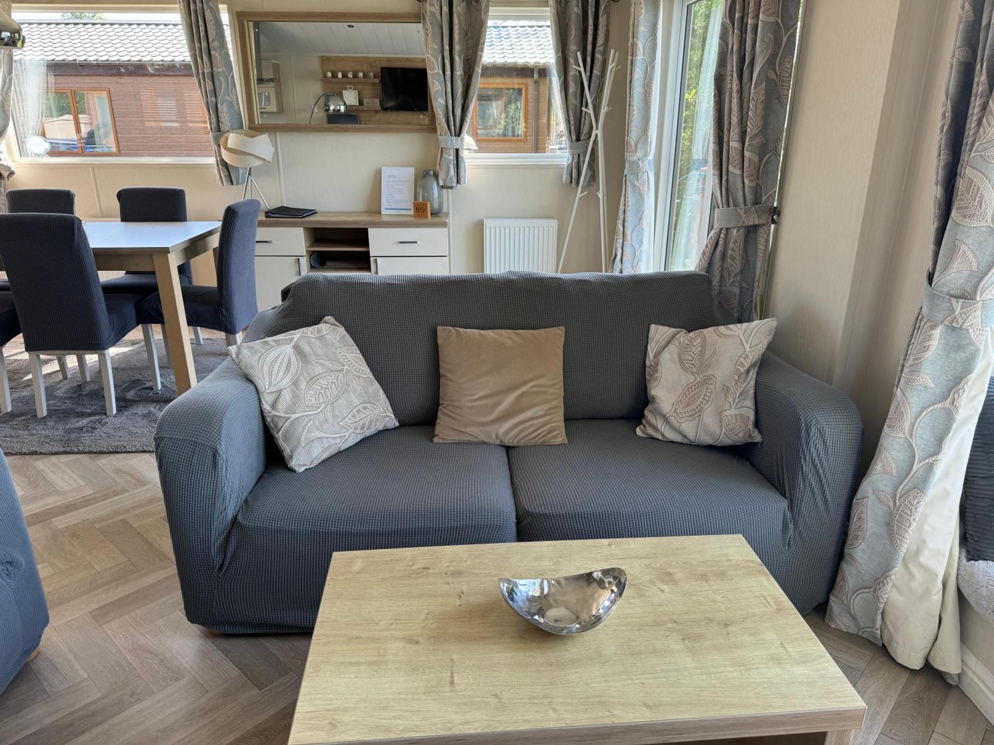 Fable Lodge Tattershall Lakes - Luxury Lakeside Lodge With Hot Tub Екстериор снимка